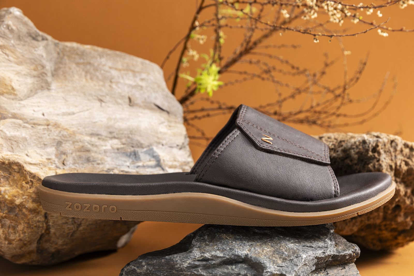 EVA flip flop with contrast strap