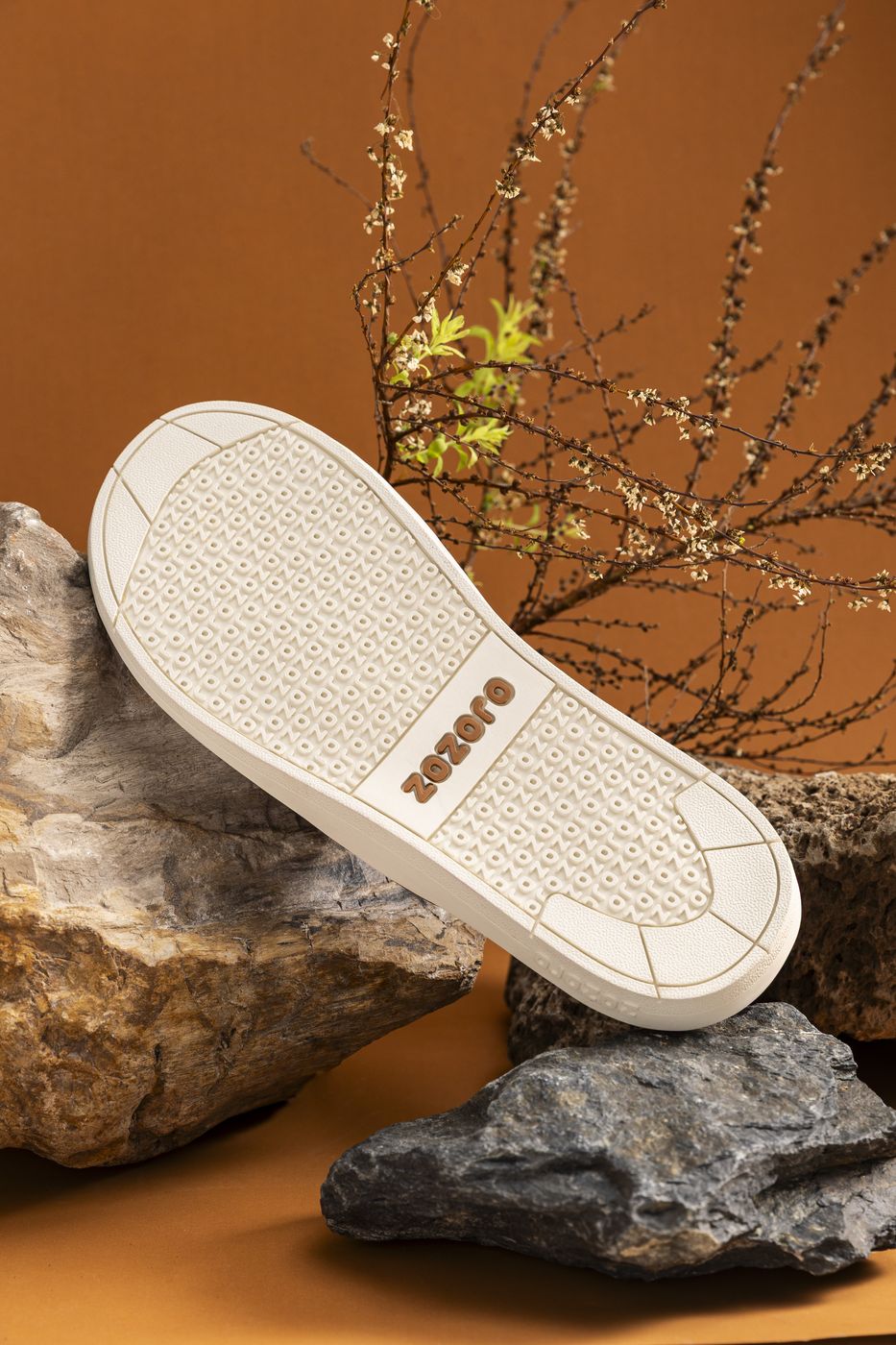 Molded outsole tooling detail